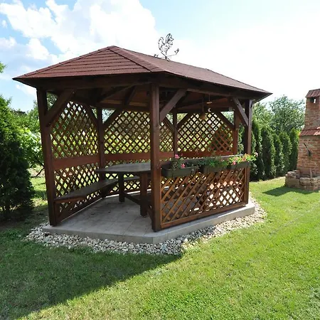 Nyaraló Veronika Apartman *
