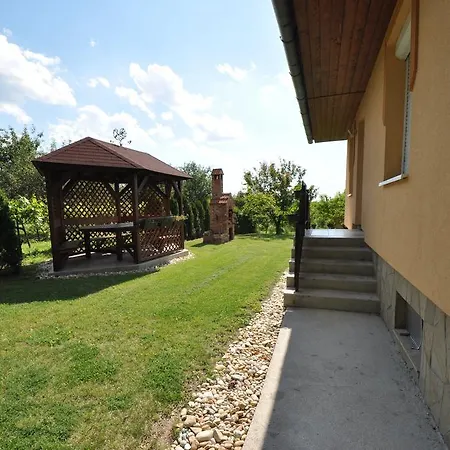 Veronika Apartman *