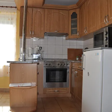 Nyaraló Veronika Apartman *