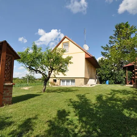 Nyaraló Veronika Apartman *